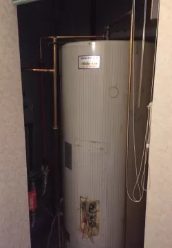 東大阪市　電気温水器交換工事のサムネイル